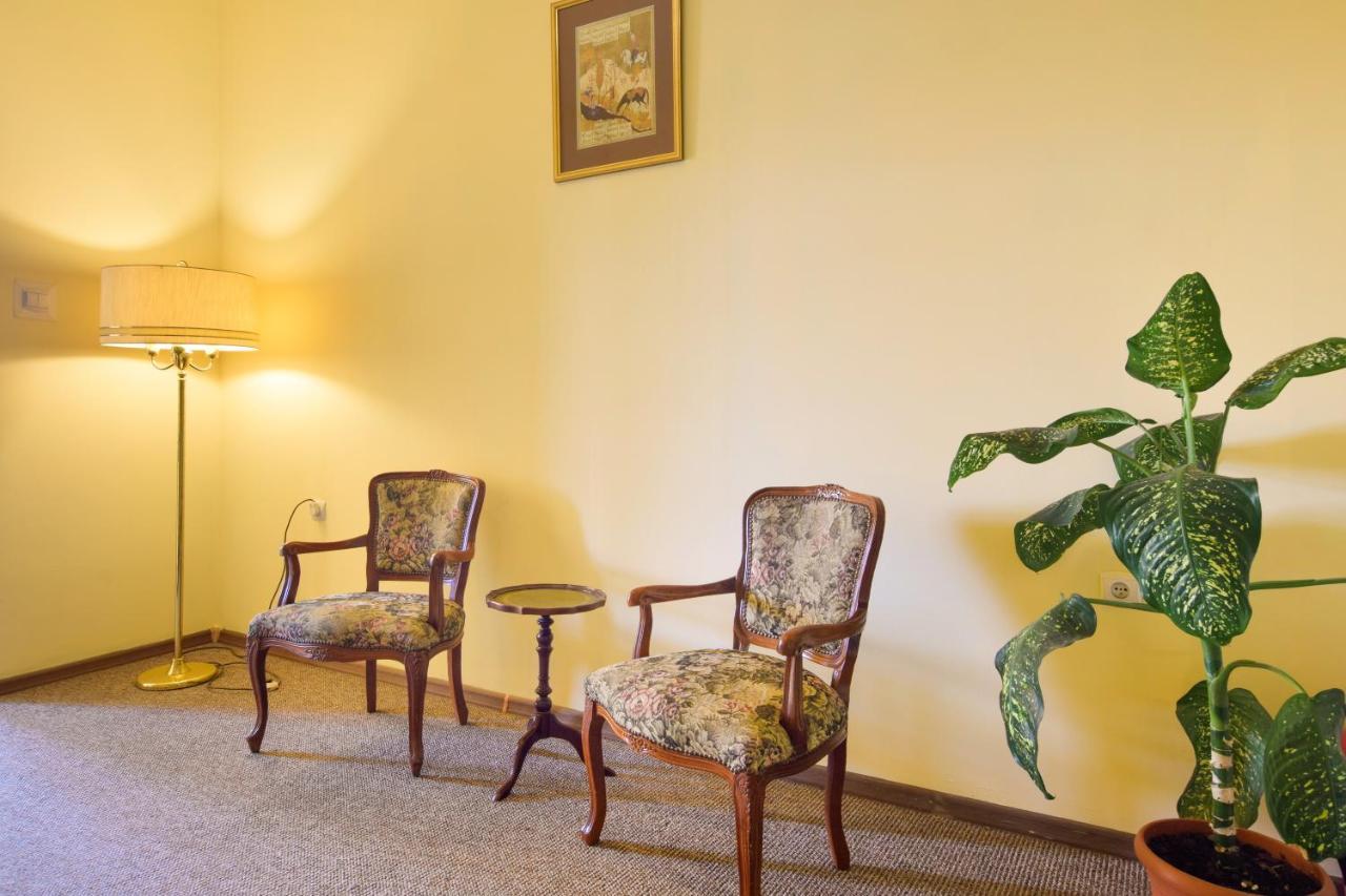 Hotel Stary Ratusz Kostomloty Extérieur photo