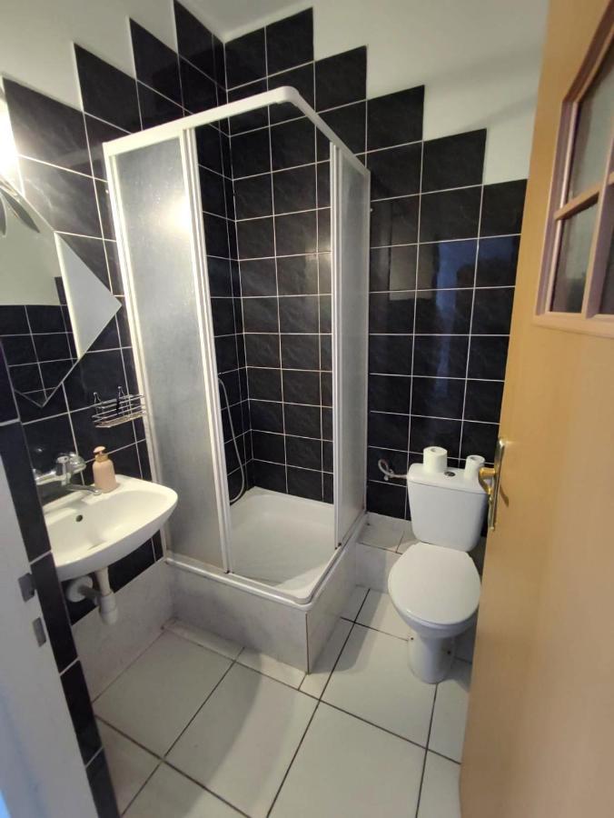Hotel Stary Ratusz Kostomloty Extérieur photo